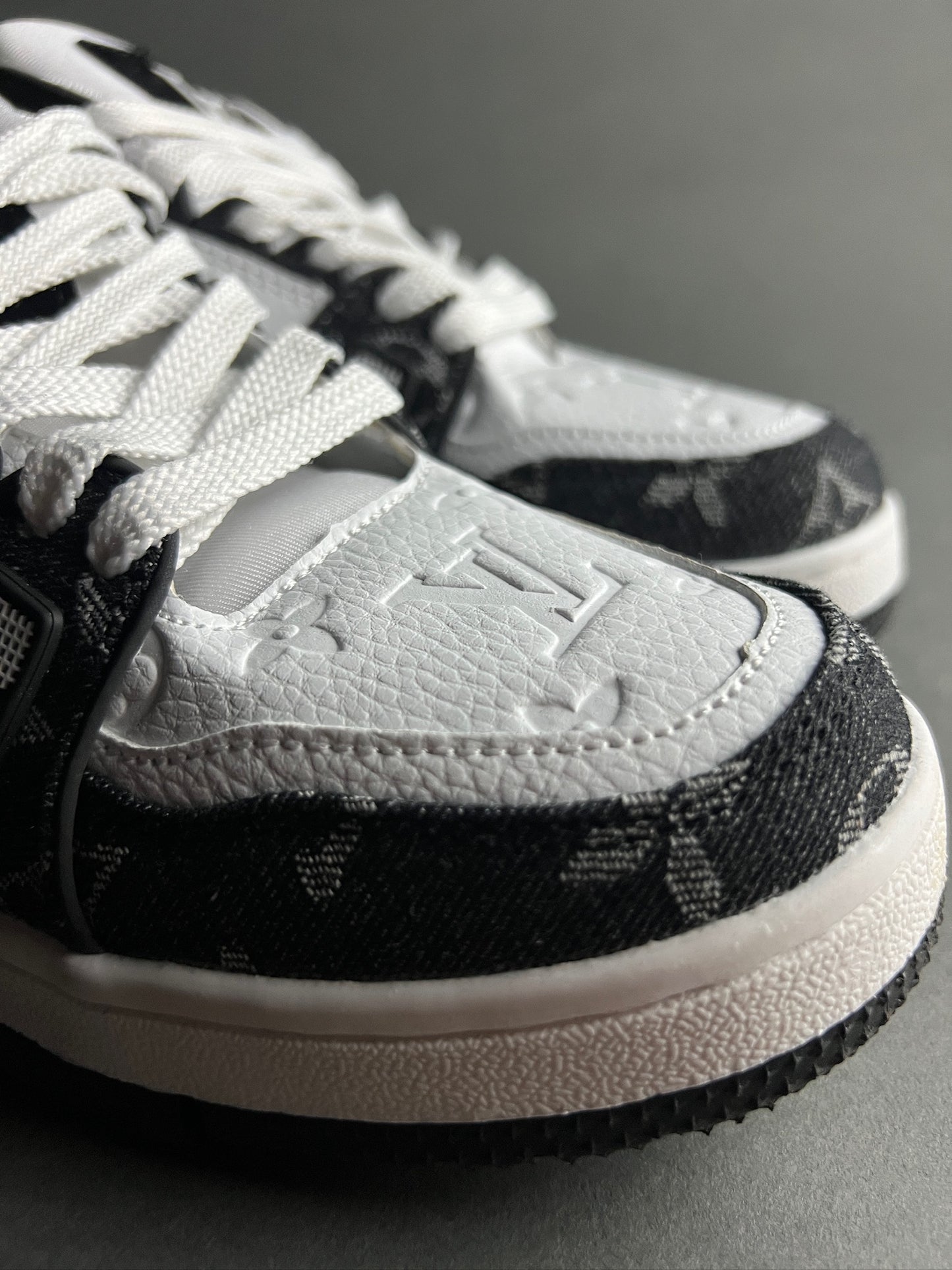 Louis Vuitton Trainer Sneakers