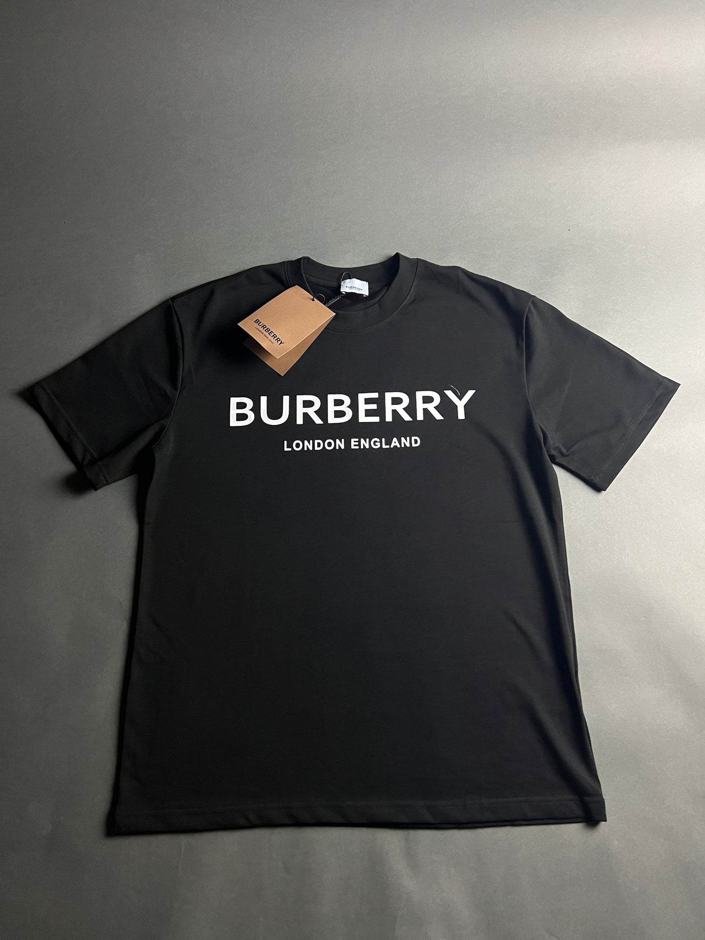 Playera Burberry – Auth Luxury GT - Main Image